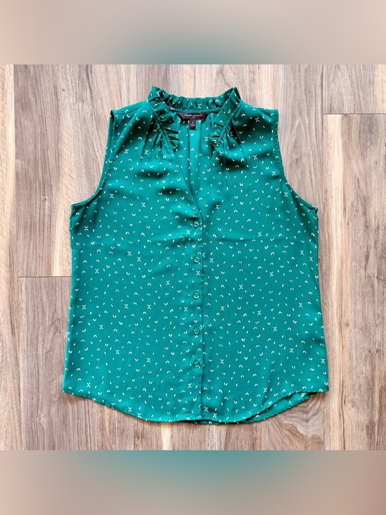 Banana Republic Tops - Banana Republic Green Sleeveless Top Size S